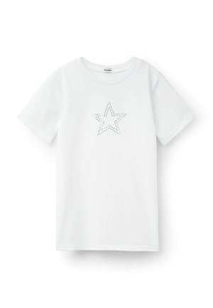 Biała koszulka z krótkim rękawem, okrągłym dekoltem i niewielkim wzorem z kryształków w kształcie gwiazdy na środku z przodu.