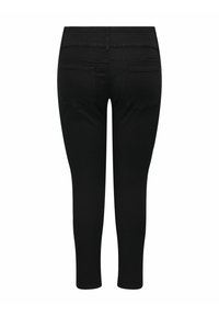 Fekete farmernadrág, slim fit szabással, puha anyaggal, két hátsó zsebbel és sima derékkal díszítés nélkül. Közepes derékszabás.