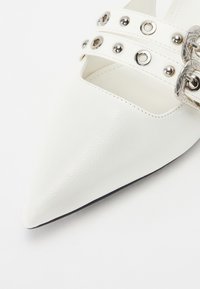 Thumbnail Image 6