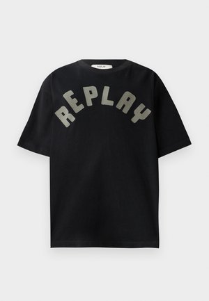 Zwarte katoenen t-shirt met een gebogen, grote, lichtgrijze "REPLAY" grafiek op de voorkant, korte mouwen en een ronde hals.