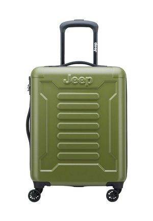 Valise rigide vert olive avec logo Jeep, quatre roues pivotantes, poignée télescopique et poignée de transport latérale.