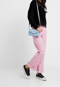 Monki Felpa - black