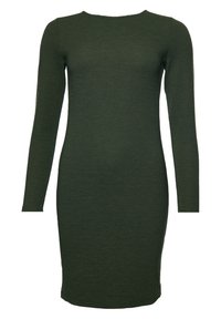 Långärmad klänning i mörkgrön ribbad tyg, åtsittande design, rund halsringning och knälång längd. Texturerat mönster ökar den visuella intresset.