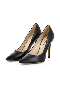 Décolleté neri in pelle con tacco alto, design a punta, texture liscia e tacco stiletto sottile. All'interno presenta una fodera beige con logo.