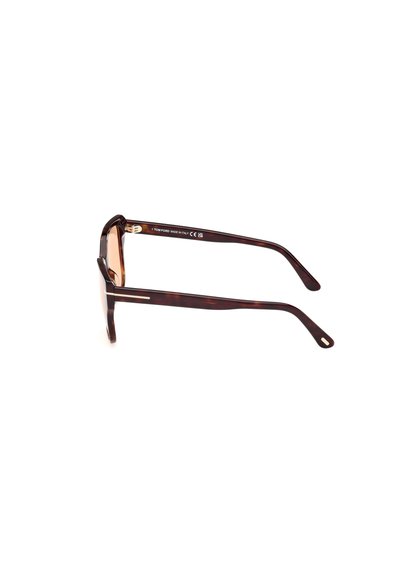 Ochelari de soare broașcă țestoasă de culoare maro cu lentile pătrate; rame groase; lentile cu gradient deschis; accente din metal pe temples.