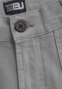 Indian Blue jeans Cargobyxor - wet weather