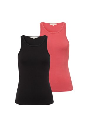 Twee tanktops tentoongesteld; één zwart, één koraal. Beide hebben een geribbelde textuur, ronde halslijnen en geen zichtbare versieringen.
