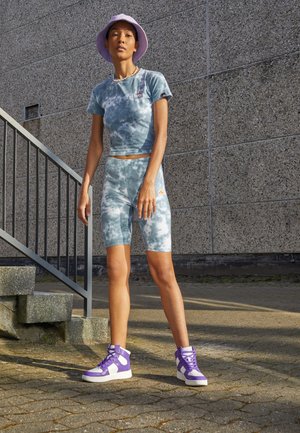 TOUR TIE DYE - Shorts - green/white