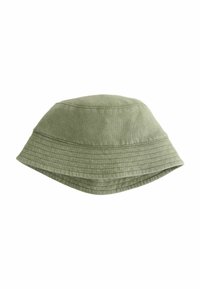 Grøn bomulds-bucket hat med en rund krone og bred, nedadgående skygge. Har syede detaljer langs kanten af skyggen.