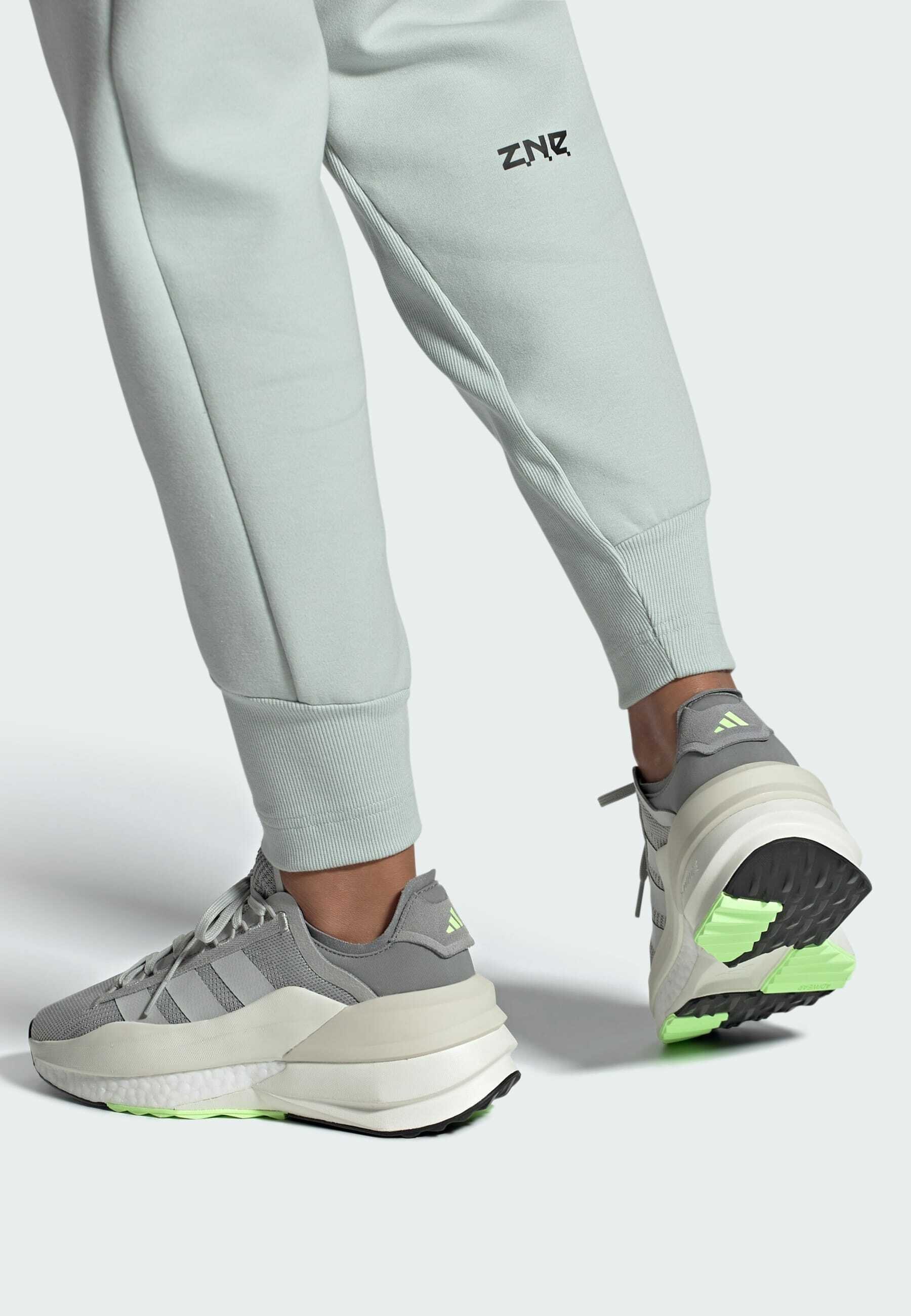 adidas Performance AVRYN X - Training shoe - grey two grey one green spark/ grey - Zalando.co.uk