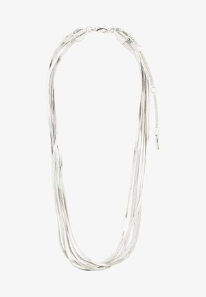 Silvertonad flertrådig halsband med släta metallkedjor med en mjuk yta och låsning, accentuerat med en delikat kedjeutvidgning.
