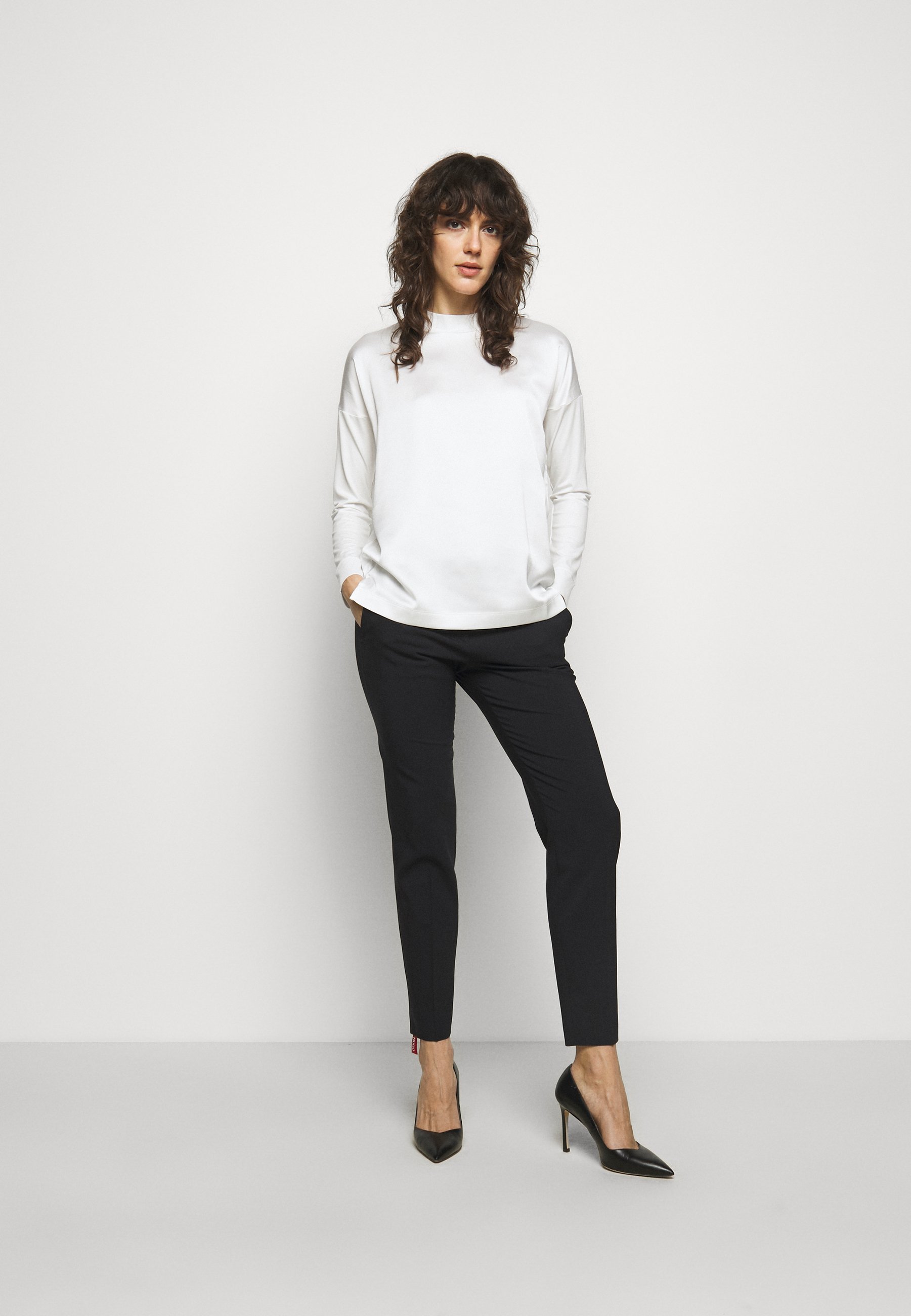 SKINNY TROUSERS - Trousers - navy 