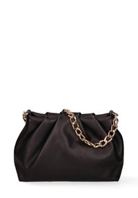 Zwarte lederen handtas met plooienontwerp en een gouden schouderband. Heeft een zachte textuur en een gestructureerde maar slordige vorm.