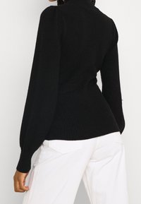 b.young Strickpullover - black