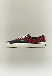 Δεν επιλέχθηκε, black/racing red
