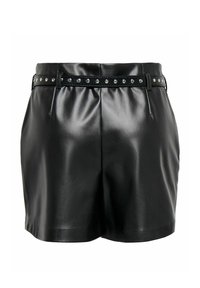 Shorts en cuir noir à la texture lisse, dotés d'une ceinture cloutée et de plis à l'avant. Le design est ajusté avec une silhouette cintrée.