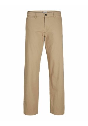 Bēša krāsas taisnajām kājām bikses ar pogu aizdari, jostas cilpām un priekšējām kabatām, attēlotas uz balta fona.