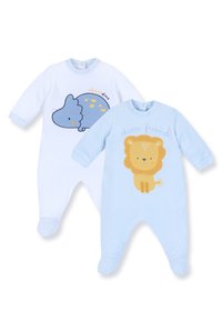 Twee babyrompers: één wit met een blauw dinosaurust ontwerp en één lichtblauw met een geel leeuwontwerp. Beide zijn gemaakt van zacht katoen en hebben lange mouwen.