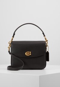 Borsa a tracolla nera in pelle con design strutturato, hardware dorato, tracolla staccabile e superficie testurizzata. La chiusura presenta un emblema con il logo.
