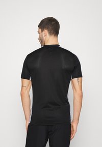 Nike Performance TOP  - Spordi T-särk - black/white