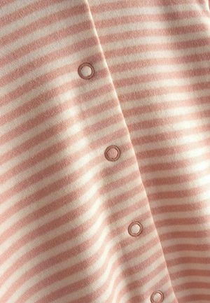 Gestreifter Stoff in zartem Rosa und Creme, mit einer Reihe runder, mit Stoff bezogener Knöpfe an einer Seite. Glatte Textur.