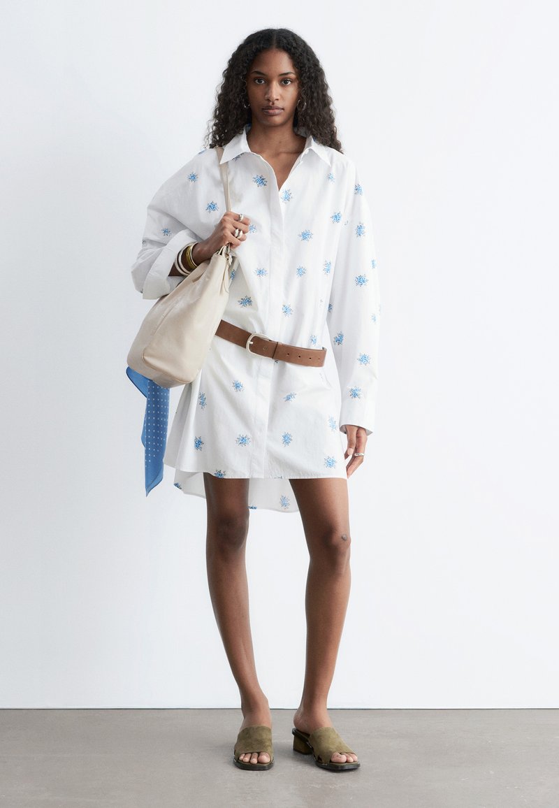 & OTHER STORIES & OTHER STORIES OVERSIZED SHIRT MINI DRESS - Shirt dress - white  blue/white - Zalando.ie