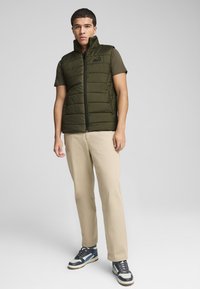 Puma ESS - Smanicato - dark olive