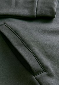 Next HALF ZIP - Pusa - black