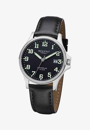 Montre analogique bracelet en cuir noir, boîtier argenté, cadran noir, chiffres et aiguilles lumineux verts, avec affichage de la date à 3 heures.