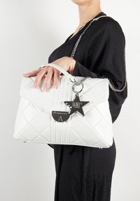 L'Atelier Du Sac HOLI biały