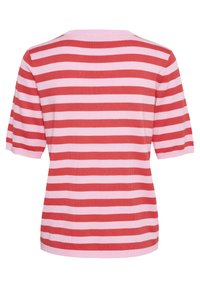 Randig kortärmad tröja i rosa och röda nyanser. Har en rund halsringning och en strukturerad stickning. Bakifrån syns en jämn fördelning av ränderna.
