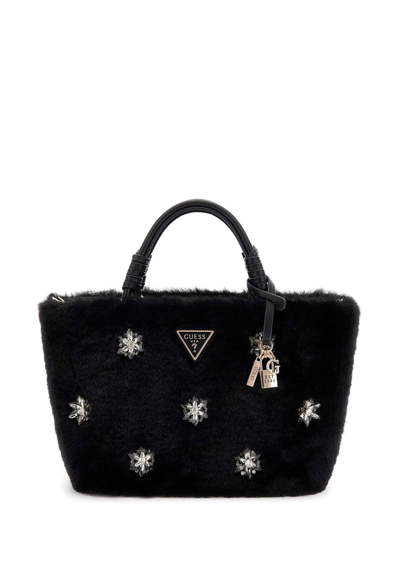 Borsa a mano in pelliccia sintetica nera con una forma strutturata. Presenta decorazioni floreali argentate, una placca con logo triangolare e due manici neri.