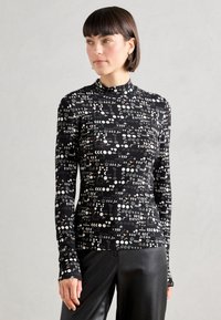 Scotch & Soda ALL OVER PRINTED MOCK NECK LONG SLEEVE - Camiseta de manga larga - black/white
