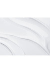 Biała, teksturowana powierzchnia z gładkimi, falującymi kształtami i lekkim połyskiem, przypominająca gęstą śmietanę lub tynk. Brak widocznych wzorów lub akcentów.
