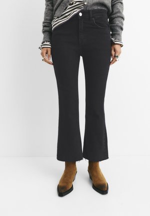 PULL&BEAR MID-WAIST KICK BELL BOTTOM - Bootcut farmer - black