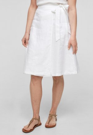 Falda acampanada - white