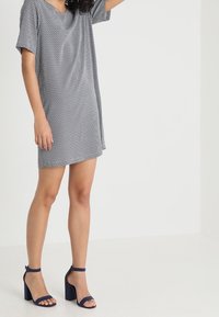 ONLY Vapaa-ajan mekko - off-white