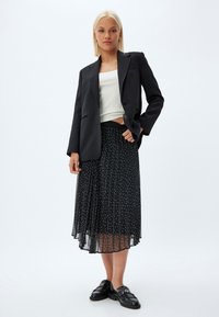 Koton Falda acampanada - black