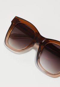 QUAY AUSTRALIA AFTER HOURS - Gafas de sol - coffee doe/brown