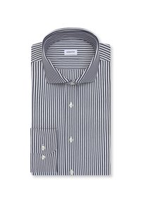Chemise homme pliée avec rayures verticales noires et blanches, devant boutonné et col classique sur fond blanc.