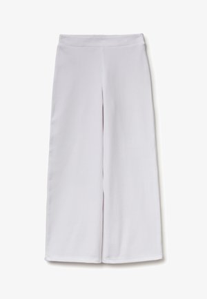 Weiße Hosen mit weitem Bein und hohem Bund, glatter Stoff, keine sichtbaren Knöpfe oder Reißverschlüsse, flach auf weißem Hintergrund ausgelegt.