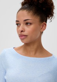 QS Langarmshirt - himmelblau