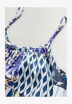 Vícebarevný top s modrými, žlutými a bílými vzory. Lehká tkanina, tenké ramínka a plisovaný detail u výstřihu.