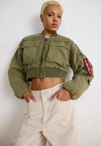 Alpha Industries MULTIPOCKET FLIGHT JACKET - Giubbotto Bomber - olive