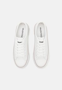 Valentino ARON - Sportcipő - white