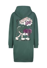 Grünes Hoodie-Kleid mit einem grafischen Design, das zwei Herzfiguren beim Umarmen zeigt, mit dem Text "SPARKLING LOVE" und einem Schachbrett-Hintergrund.