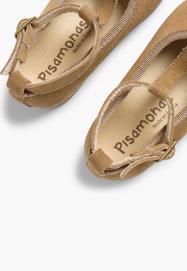 MERCEDITAS  – Riemchenballerina – topo