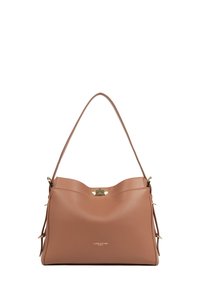 Borsa a tracolla in pelle color tan con una sola tracolla, chiusura con fibbia dorata e logo "Lancaster Paris" al centro anteriore.
