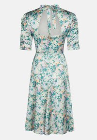 Blumenkleid mit einem mehrfarbigen Muster in grün, rosa und blauen Tönen; weicher Stoff; Puffärmel; offener Rücken mit Bindeband.