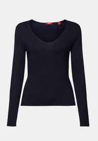 Pull noir ajusté pour femme à manches longues avec encolure dégagée sur fond neutre.